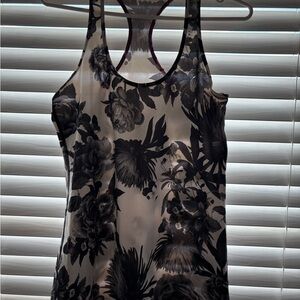 Lululemon size 12 floral CRB